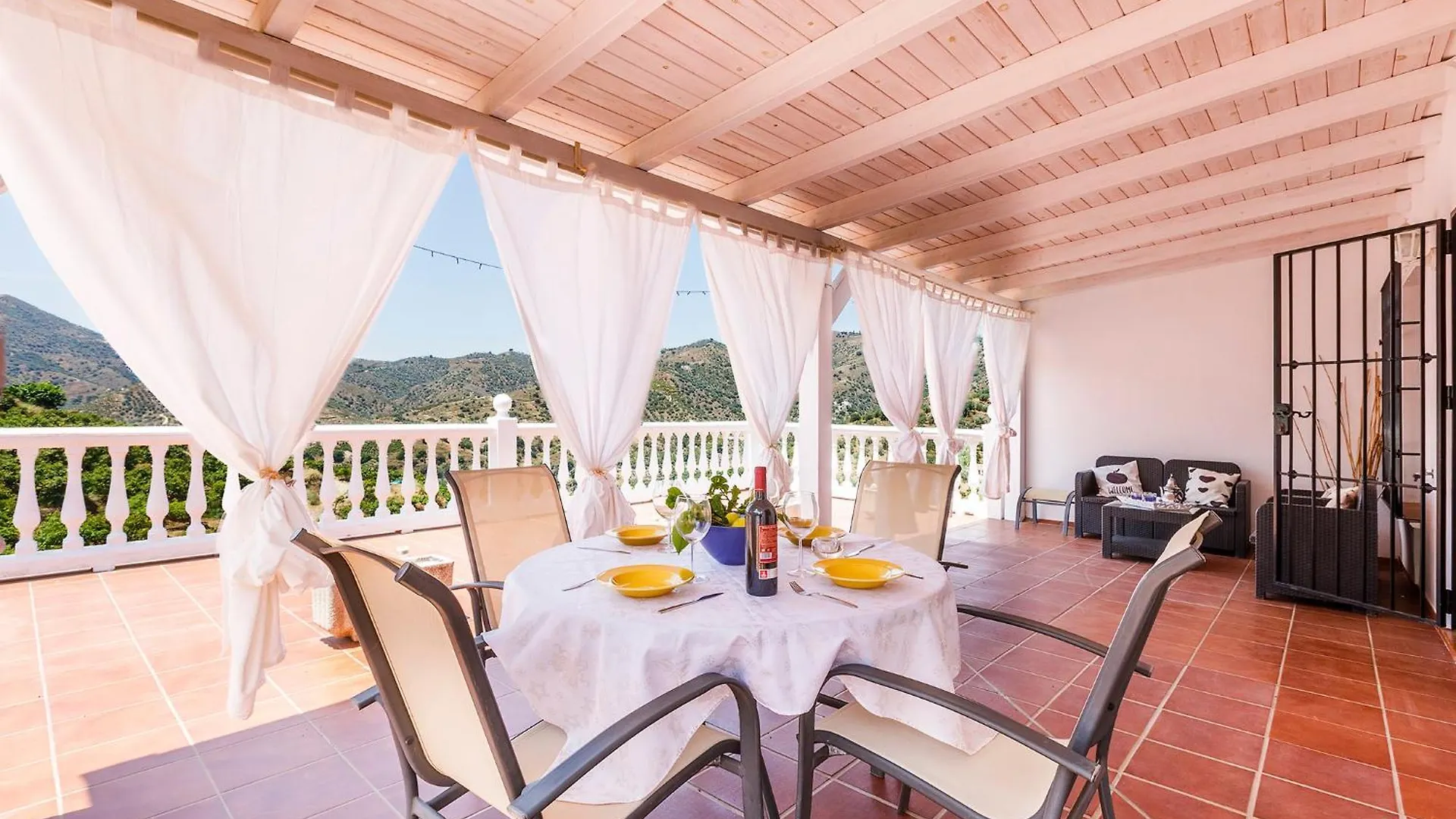 Fuentezuelas Pool Villa Sayalonga